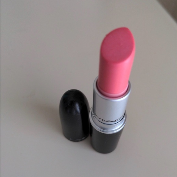 MAC Pink Pearl Pop cremesheen Lipstick - Picture 2 of 3